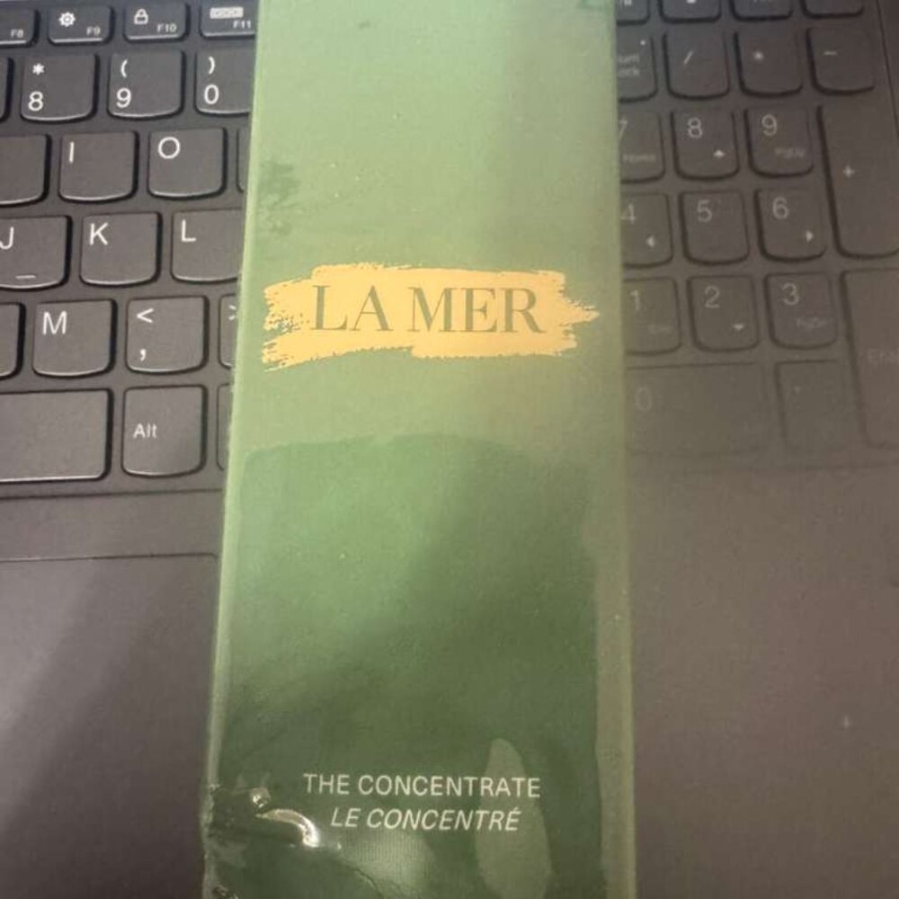 La Mer The Concentrate Serum 50ml (1.7oz) | Anti Aging Barrier Repair Redness - Picture 3 of 6